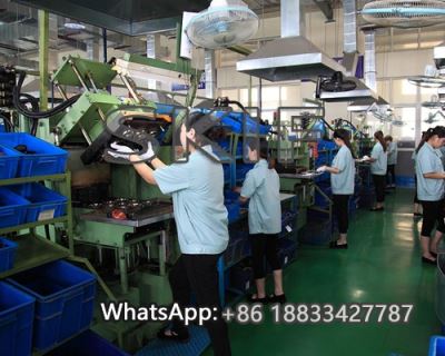 Skeleton oil seal production workshop